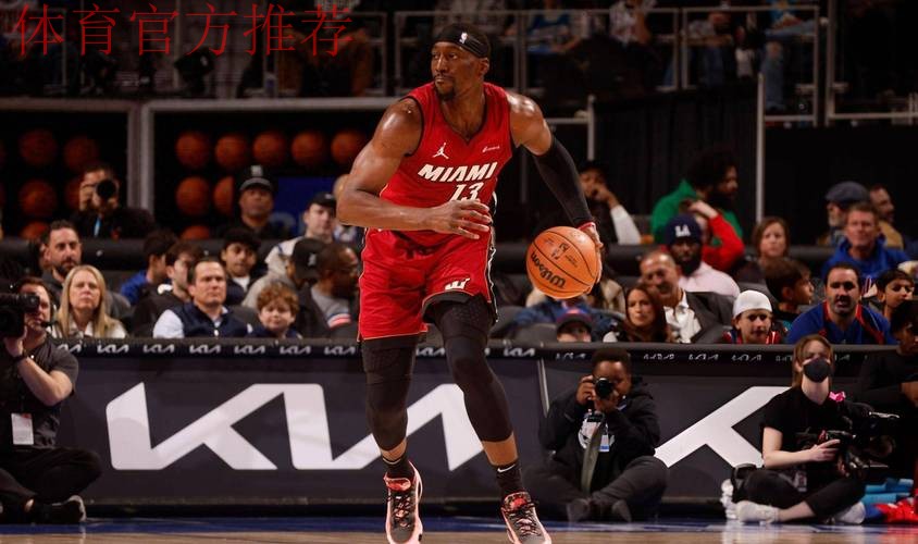 阿德巴约:我担心的是防守端的表现,全队必须做到步调一致 阿德巴约:我担心的是防守端的表现,全队必须做到步调一致